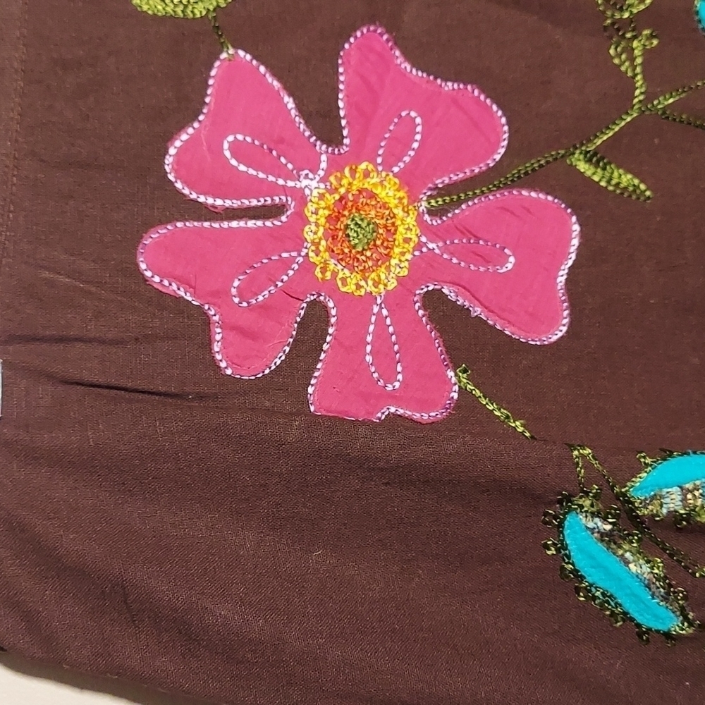 Bandelino flower embroidered dress with ruffles. - Picture 2 of 7